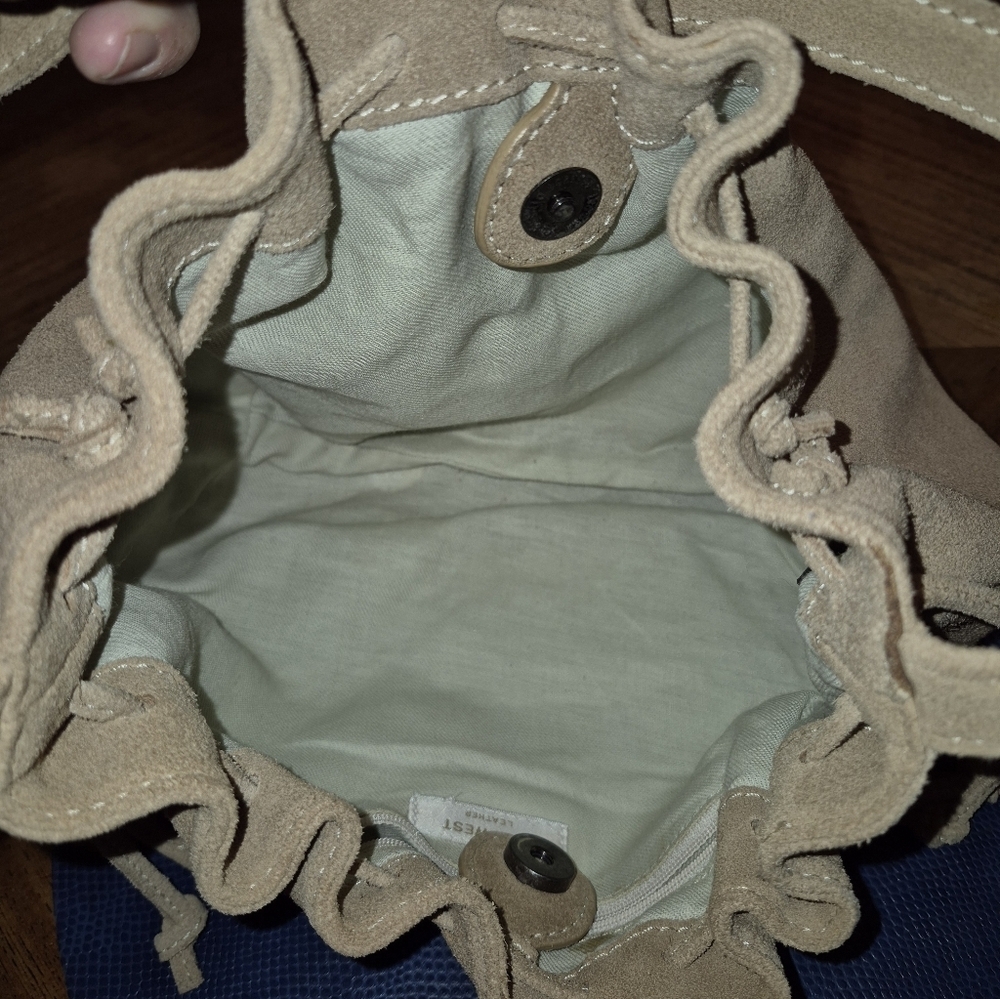 Nine West Vintage Tan Suede Leather Magnetic Closure. Hobo.L.13"×H.9" Drop 10". - Picture 6 of 16